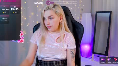 Snapshot of julia__bunny chatting on 01/20/25, 12:25 julia__bunny online show from 01/20/25, 12:25