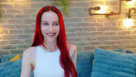 JuliaJae online show from 05/05/26, 06:32
