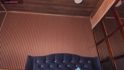 Julia online show from 02/07/25, 05:20