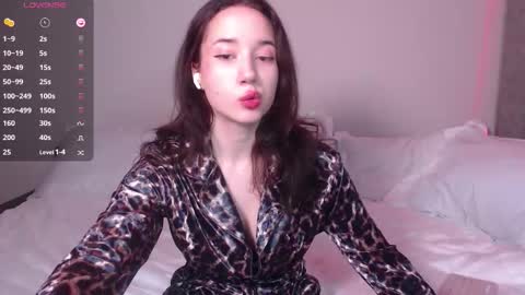 Snapshot of julia_ether chatting on 11/11/25, 05:02 Julia online show from 11/11/25, 05:02