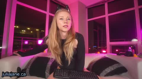 Julia Jane online show from 12/04/24, 03:26