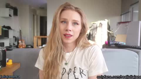 Snapshot of julia_jane chatting on 04/04/26, 12:53 Julia Jane online show from 04/04/26, 12:53