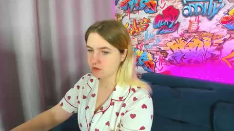 Julia Jips online show from 09/13/25, 12:10