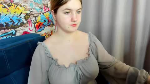 Julia Jips online show from 10/14/25, 01:06