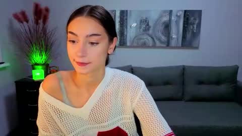 Snapshot of julia_laurent chatting on 11/28/25, 06:38 Julia online show from 11/28/25, 06:38