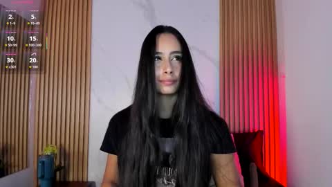 J U L IA   M A R T I N E Z online show from 02/12/26, 11:38