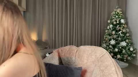 Julia R Le online show from 01/12/26, 07:08