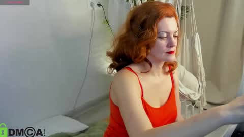 julia_suny online show from 04/24/26, 01:19