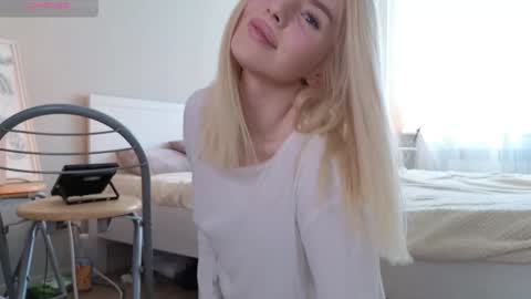 Molly online show from 12/08/24, 06:11