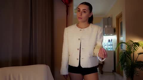 Snapshot of juliacontrol chatting on 03/18/26, 03:15 Molly online show from 03/18/26, 03:15