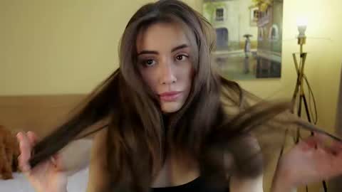 Snapshot of juliacontrol chatting on 04/04/26, 03:09 Molly online show from 04/04/26, 03:09