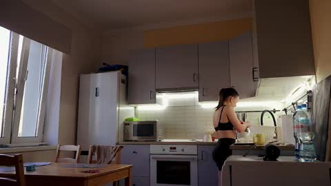 Snapshot of juliacontrol chatting on 04/13/26, 03:17 Molly online show from 04/13/26, 03:17