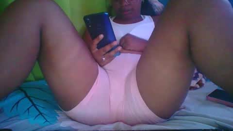 juliah02 online show from 02/08/25, 11:12