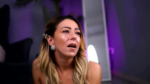 Julia online show from 12/19/25, 04:19