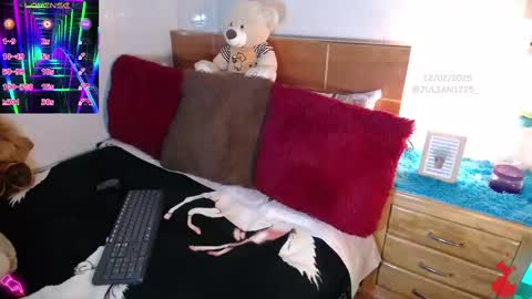 Julian online show from 02/13/25, 01:50