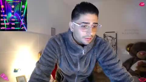 Julian online show from 03/04/25, 01:34