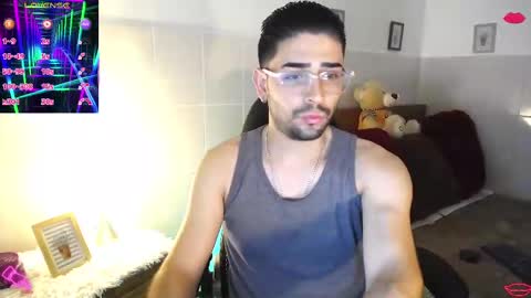 Julian online show from 03/11/25, 02:32