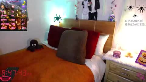 Julian online show from 10/24/25, 01:46