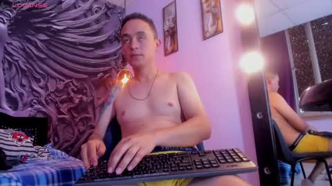 Snapshot of julian_master_ chatting on 04/24/26, 09:17 JULIAN online show from 04/24/26, 09:17