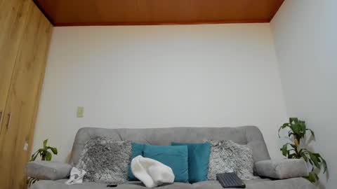 julian_wallace online show from 12/04/24, 07:06