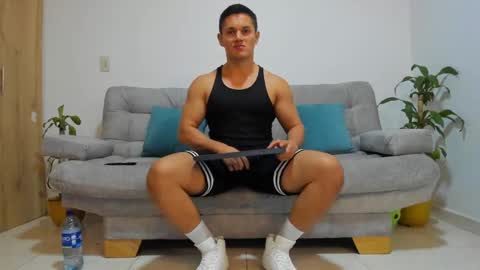 julian_wallace online show from 12/07/24, 01:14