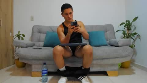 julian_wallace online show from 12/07/24, 04:20