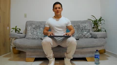 julian_wallace online show from 12/14/24, 11:12