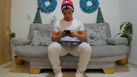 julian_wallace online show from 12/24/24, 10:39