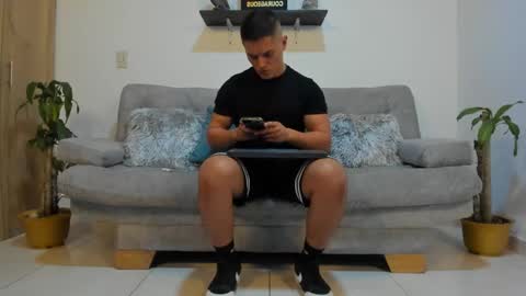 julian_wallace online show from 01/21/25, 11:34