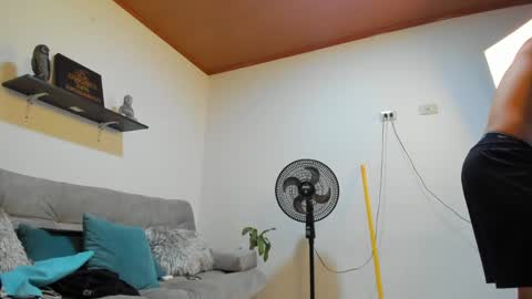 julian_wallace online show from 01/23/25, 02:17