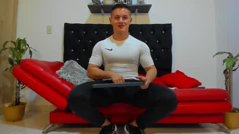 julian_wallace online show from 02/12/25, 09:43