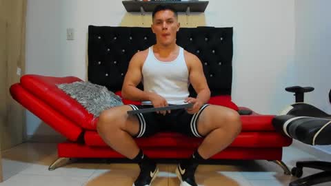 julian_wallace online show from 02/21/25, 04:37