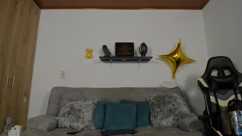 julian_wallace online show from 09/16/25, 04:08