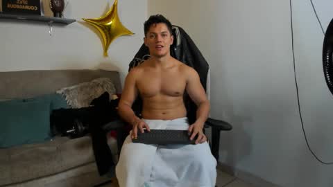 julian_wallace online show from 10/13/25, 07:14