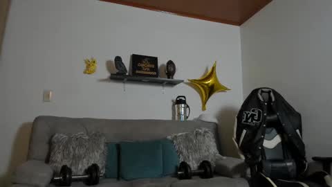 julian_wallace online show from 10/15/25, 05:18