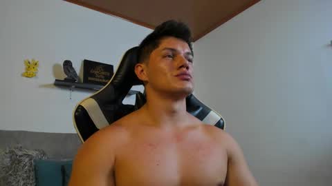 julian_wallace online show from 10/22/25, 05:02