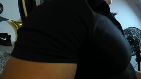 Snapshot of julian_wallace chatting on 11/05/25, 12:32 julian_wallace online show from 11/05/25, 12:32