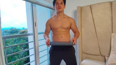 julian_wallace online show from 02/11/26, 10:48