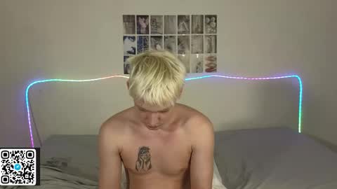 Snapshot of julian_win chatting on 03/21/26, 12:59 Eren online show from 03/21/26, 12:59