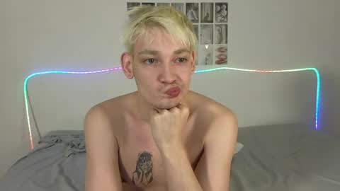 Snapshot of julian_win chatting on 03/22/26, 12:52 Eren online show from 03/22/26, 12:52