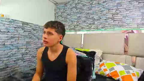 julian online show from 09/22/25, 01:24