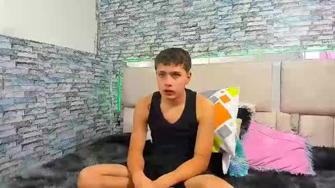 julian online show from 09/24/25, 01:47