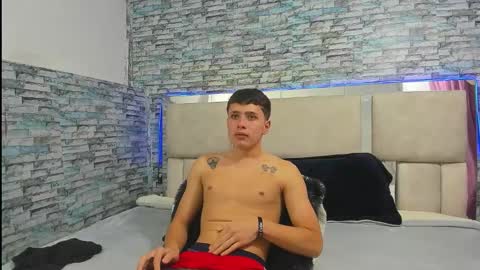 julian online show from 11/06/25, 05:58