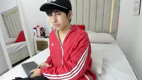 Julian online show from 01/18/26, 07:17