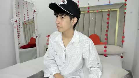 Julian online show from 02/16/26, 07:43