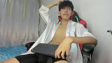 Snapshot of julian_xp chatting on 04/22/26, 07:15 Julian online show from 04/22/26, 07:15