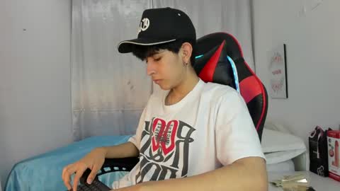 Snapshot of julian_xp chatting on 04/29/26, 07:09 Julian online show from 04/29/26, 07:09
