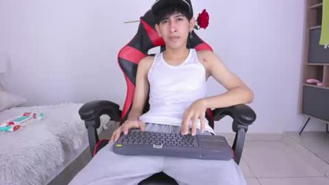Snapshot of julian_xp chatting on 07/20/26, 07:38 Julian online show from 07/20/26, 07:38