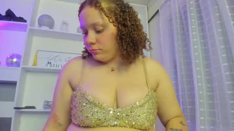 Snapshot of juliana__01 chatting on 12/20/25, 05:25 Juliana 01 online show from 12/20/25, 05:25