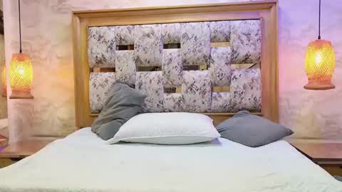 juliana_mendez25 online show from 10/12/25, 07:35